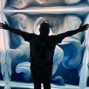 Meet your Posher, Victor